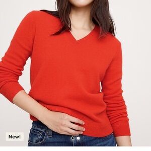 Banana Republic Lightweight Cashmere V-Neck Sweater NWT